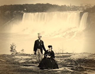 Vintage couple at Niagara Falls