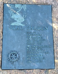 Commemorative plaque at the Centennial Lilac Gardens