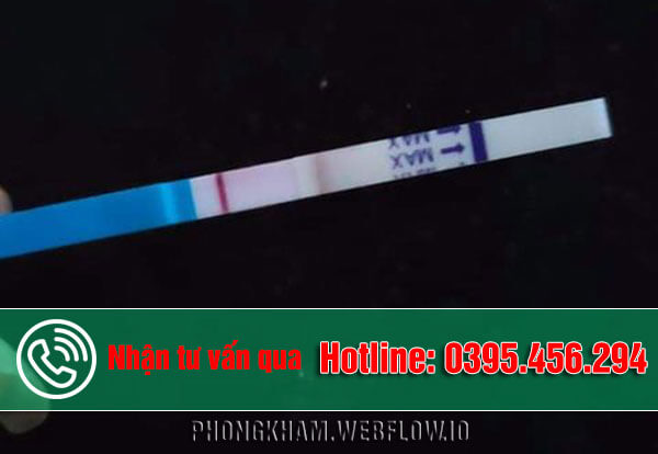 Hình ảnh que thử thai 1 vạch đậm
