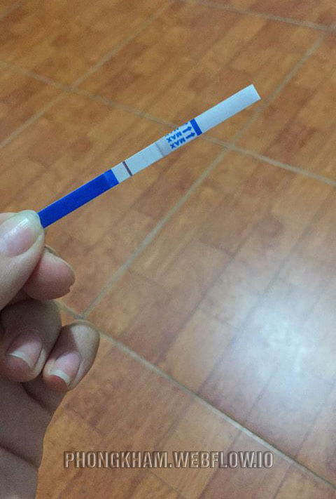 Hình ảnh que thử thai 1 vạch đậm