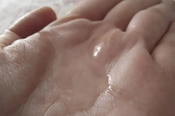 Giải đáp: Nuốt chất nhờn của bạn trai có sao không?