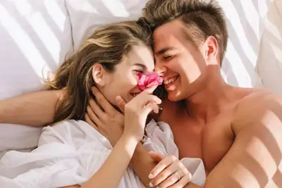 Vì sao khi quan hệ tình dục lại thấy sướng? [Bác sĩ tư vấn]