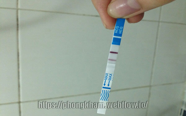 Ảnh que thử thai 2 vạch tự chụp
