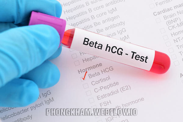 Tính tuổi thai bằng cách thực hiện xét nghiệm Beta hCG