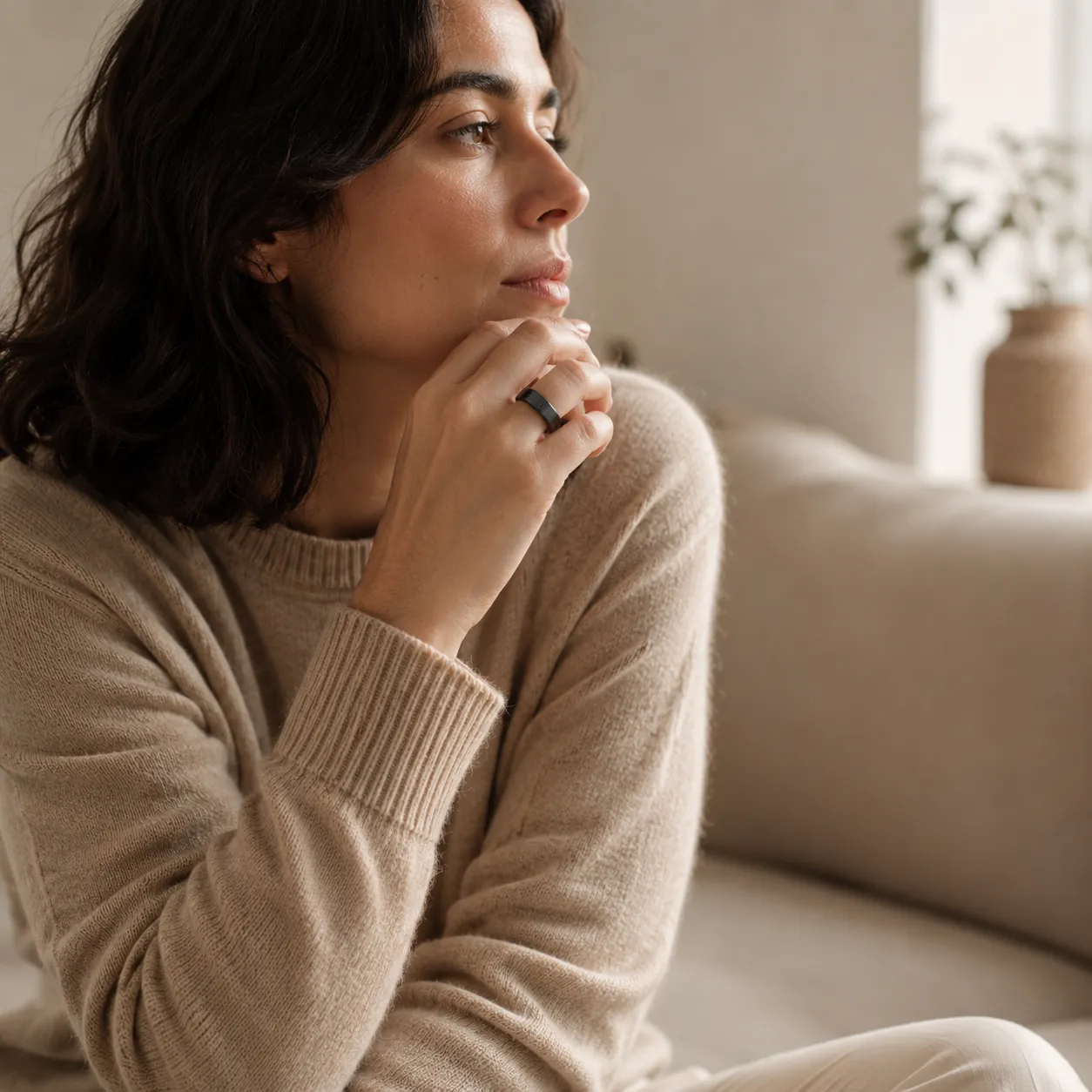 Woman wearing a Circular Ring 2