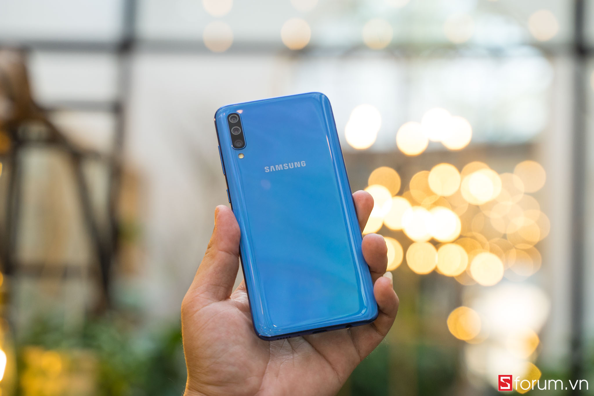 Samsung A70 đang có giá là 8.59 triệu đồng tại CellphoneS