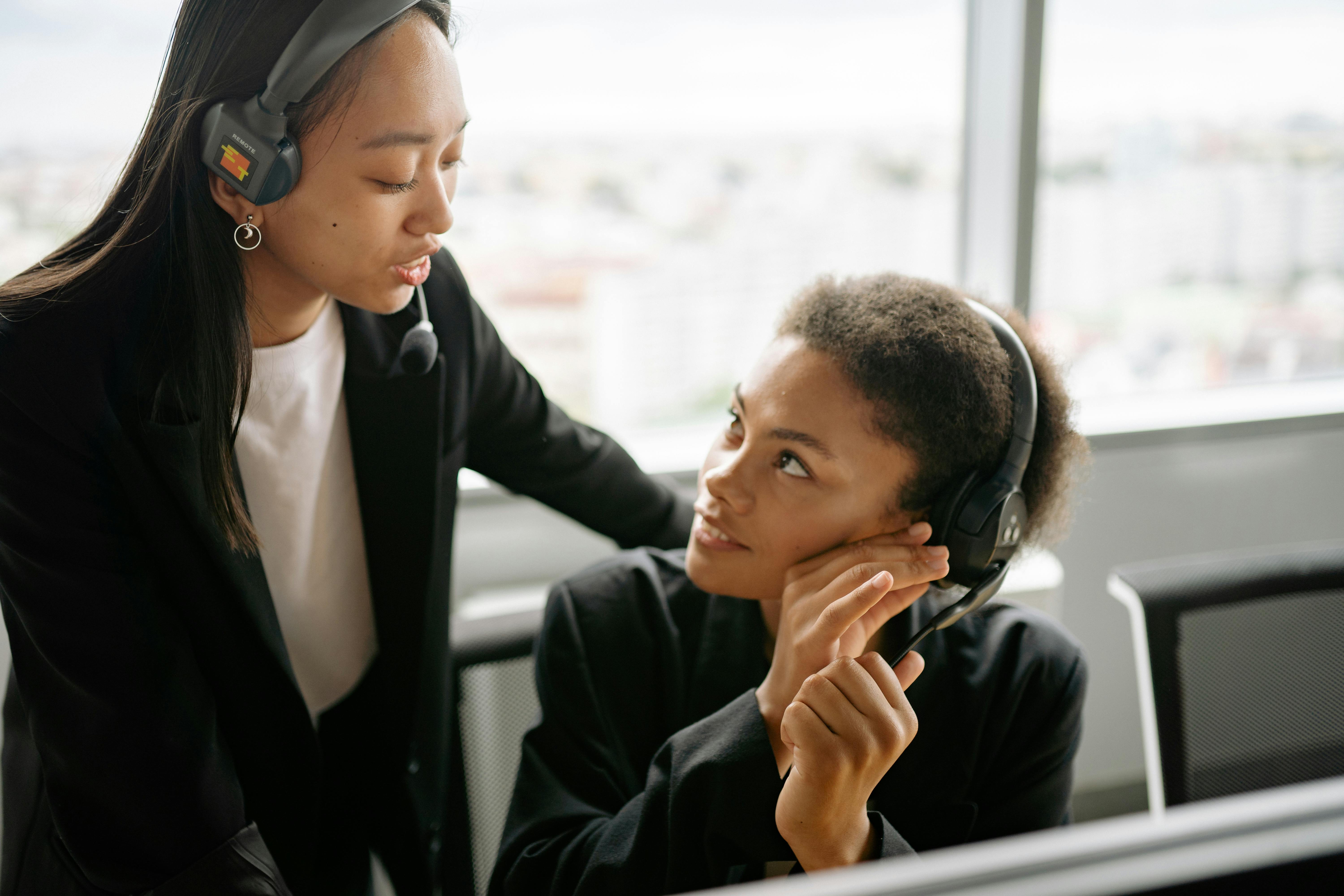 Ready to level up your contact center with AI-powered tools? We’ve got all the best practices and AI solutions you need!