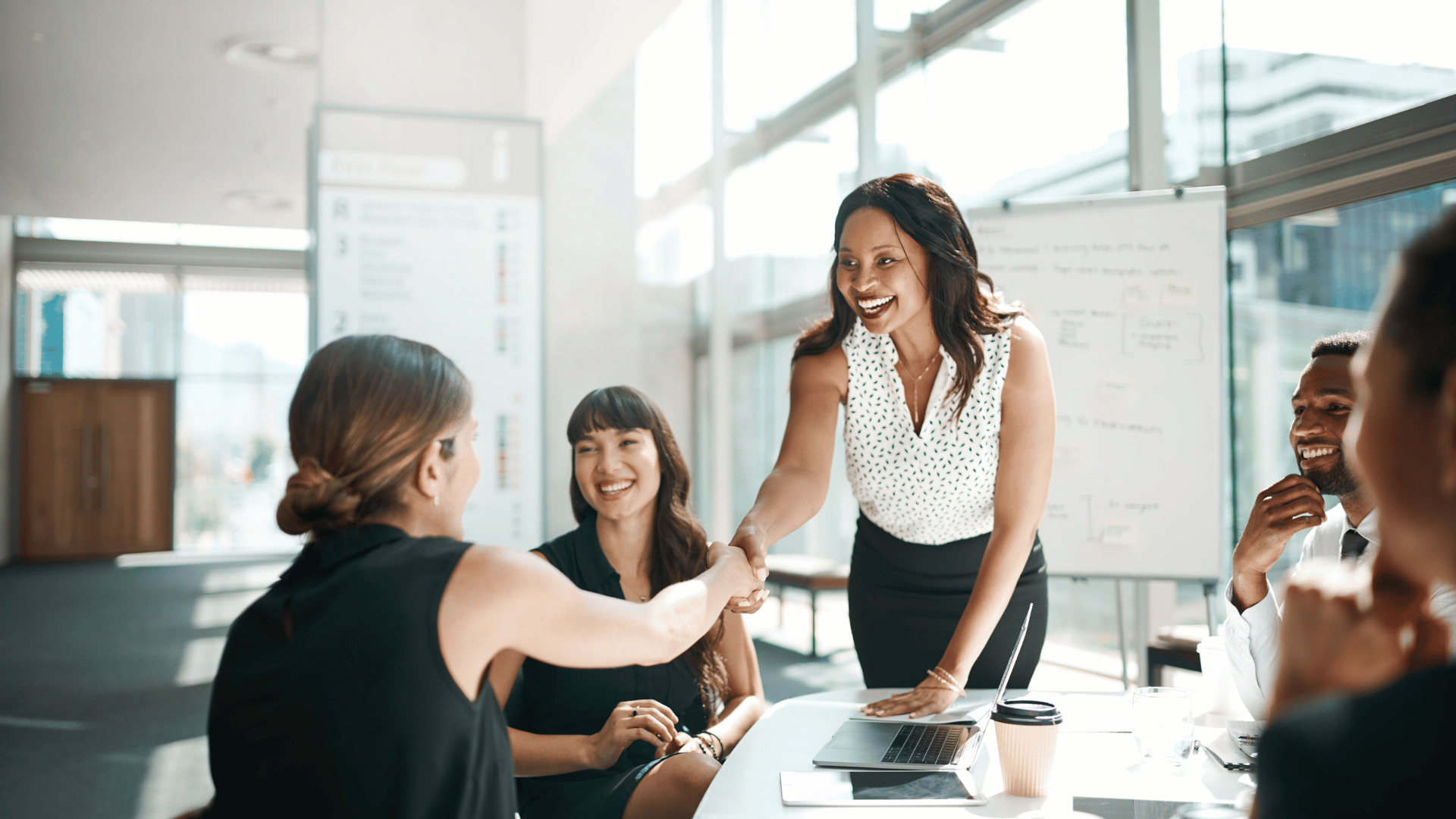 42 Great Employee Appreciation Gifts for 2025 | Hoppier