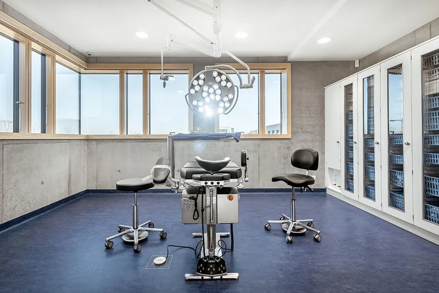 Behandlungszimmer in der Implantatklinik von Dr. Kraus.