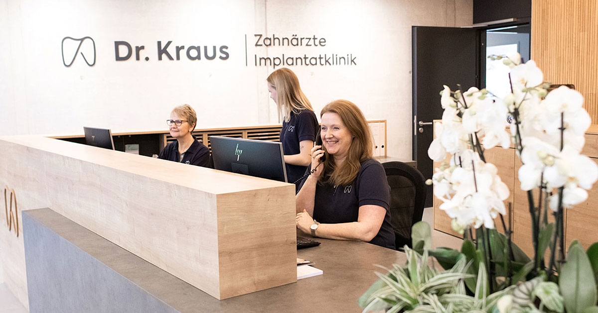 Das Empfangszimmer bei Dr. Kraus.