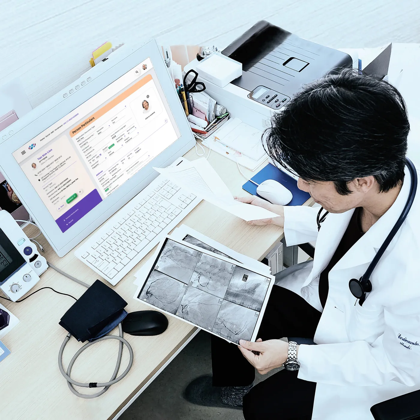 A doctor using the IngotPCC system
