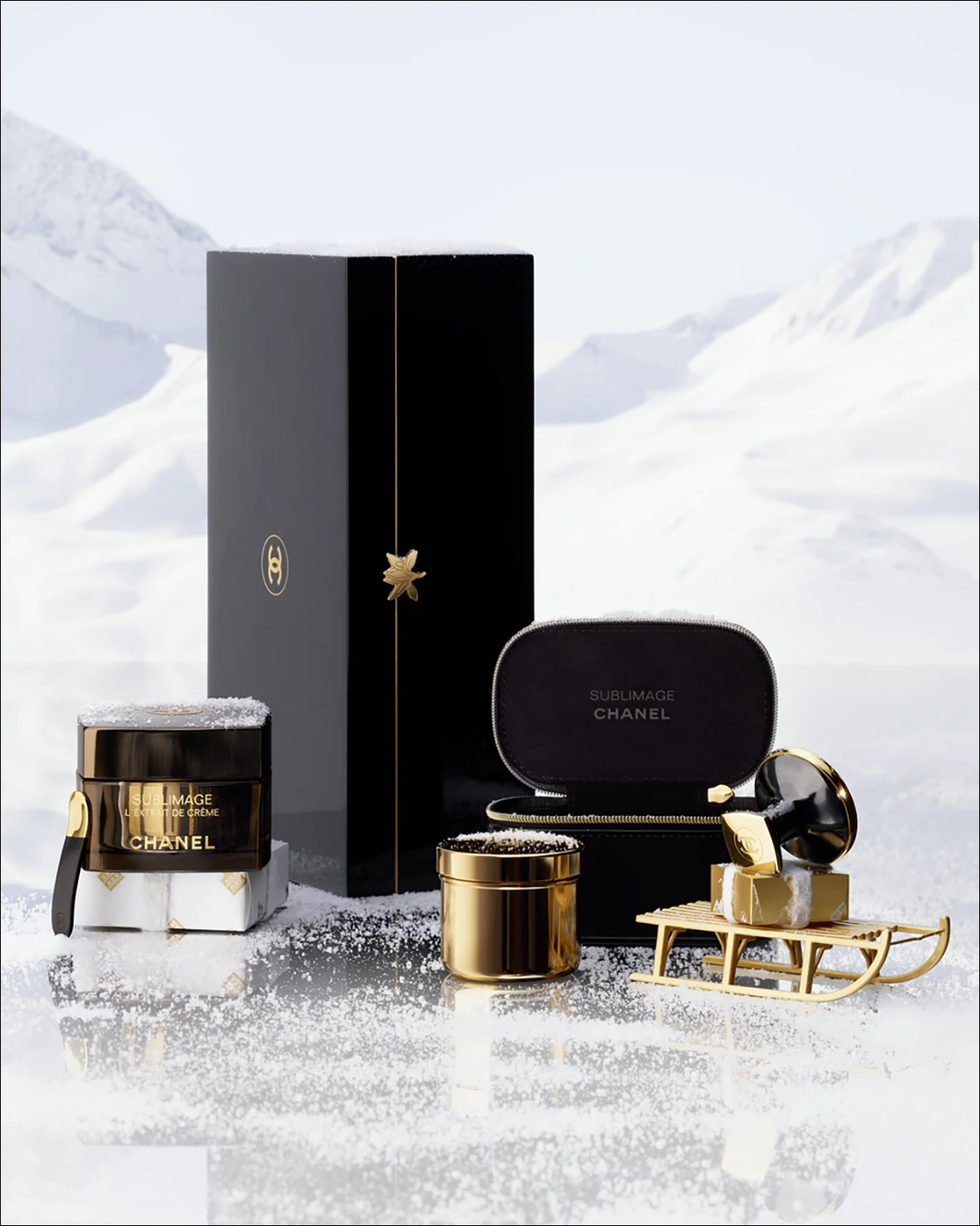 Chanel Holiday Makeup Collection. Copyright CHANEL