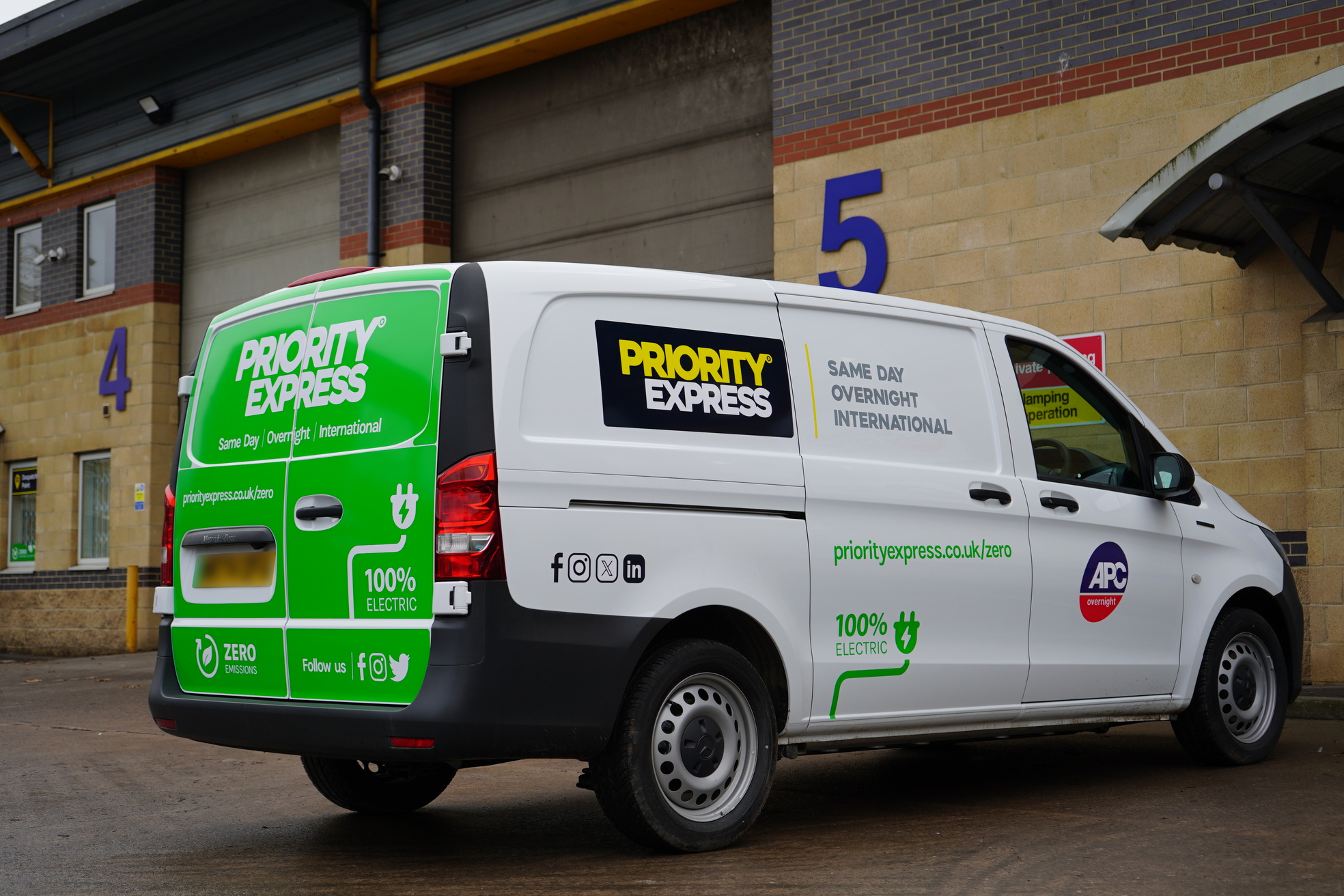 Electric Courier Services in the UK: Smarter, Greener Local Deliveries