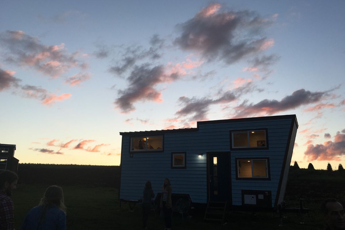 How to Find Your Property Line: 5 Simple Methods You Can Use