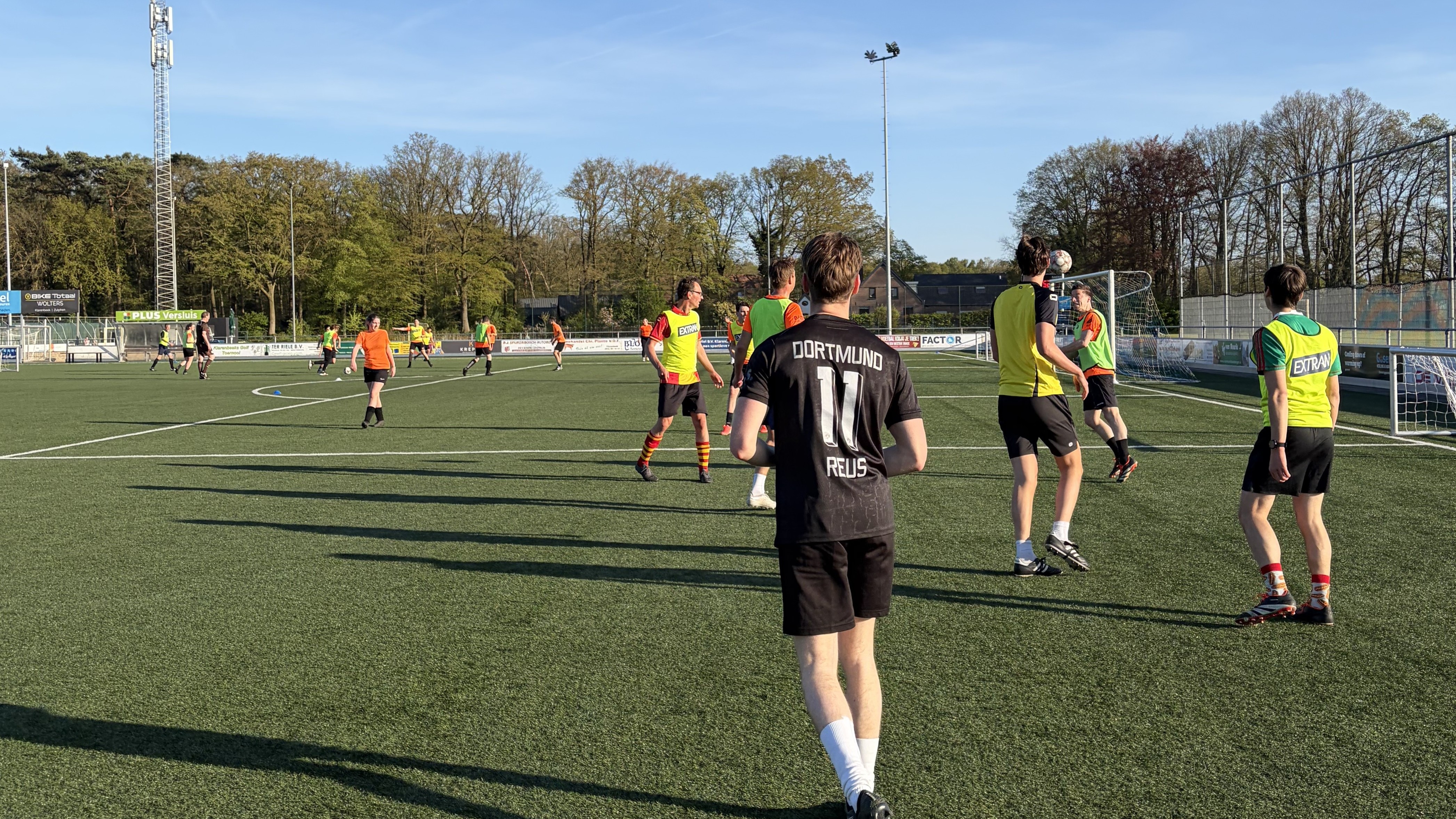 Geslaagd voetbaltoernooi bij SC Klarenbeek: sportiviteit, plezier en een terechte winnaar