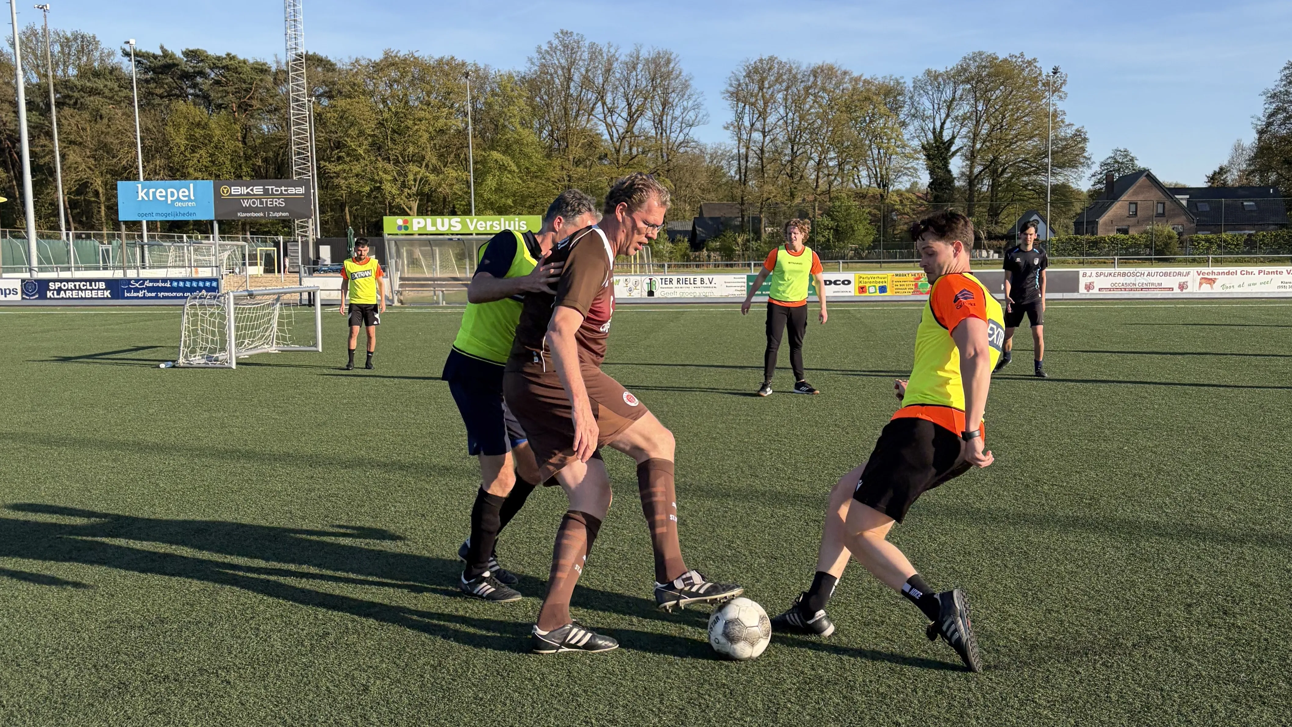 Geslaagd voetbaltoernooi bij SC Klarenbeek: sportiviteit, plezier en een terechte winnaar