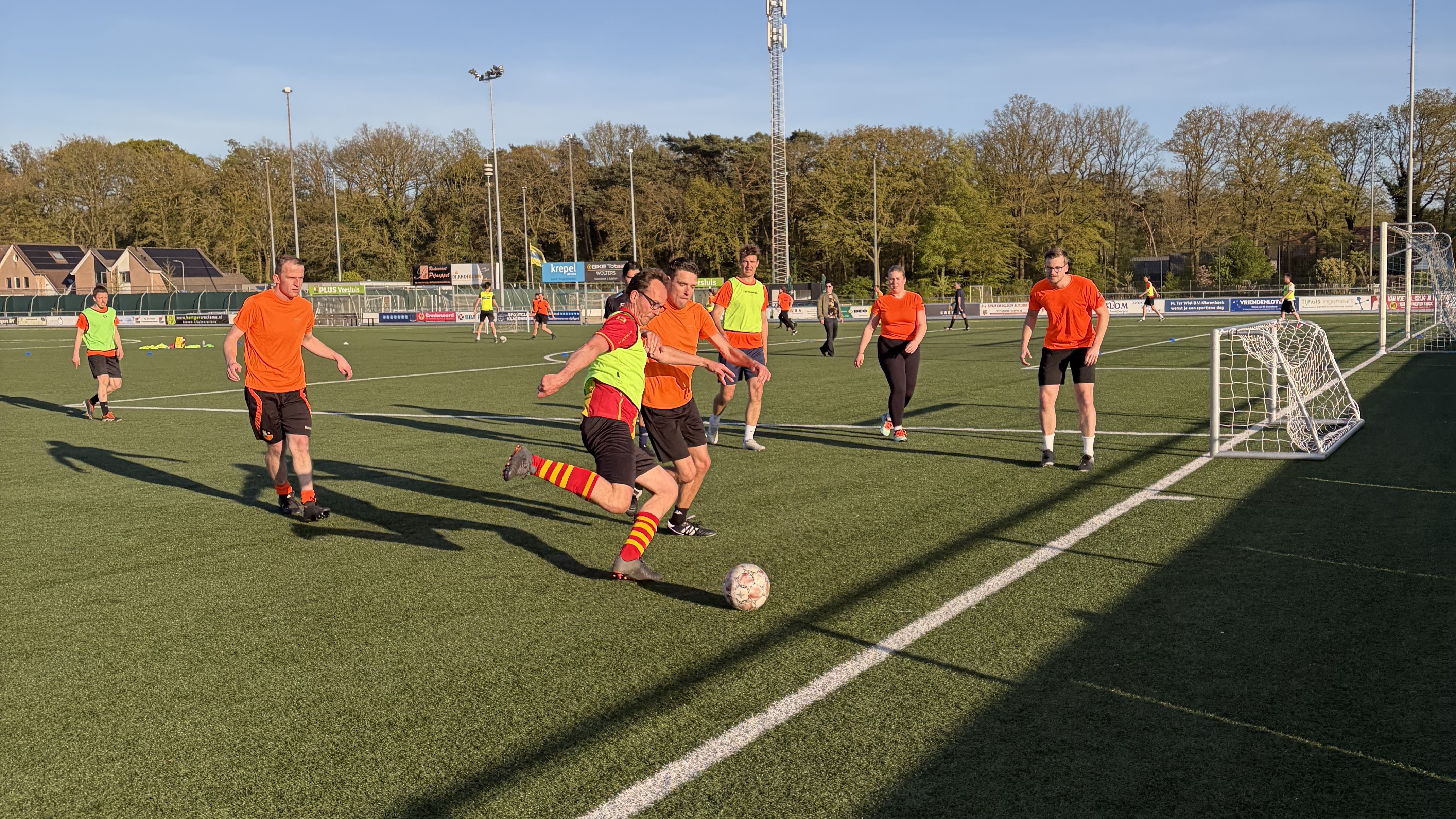 Geslaagd voetbaltoernooi bij SC Klarenbeek: sportiviteit, plezier en een terechte winnaar