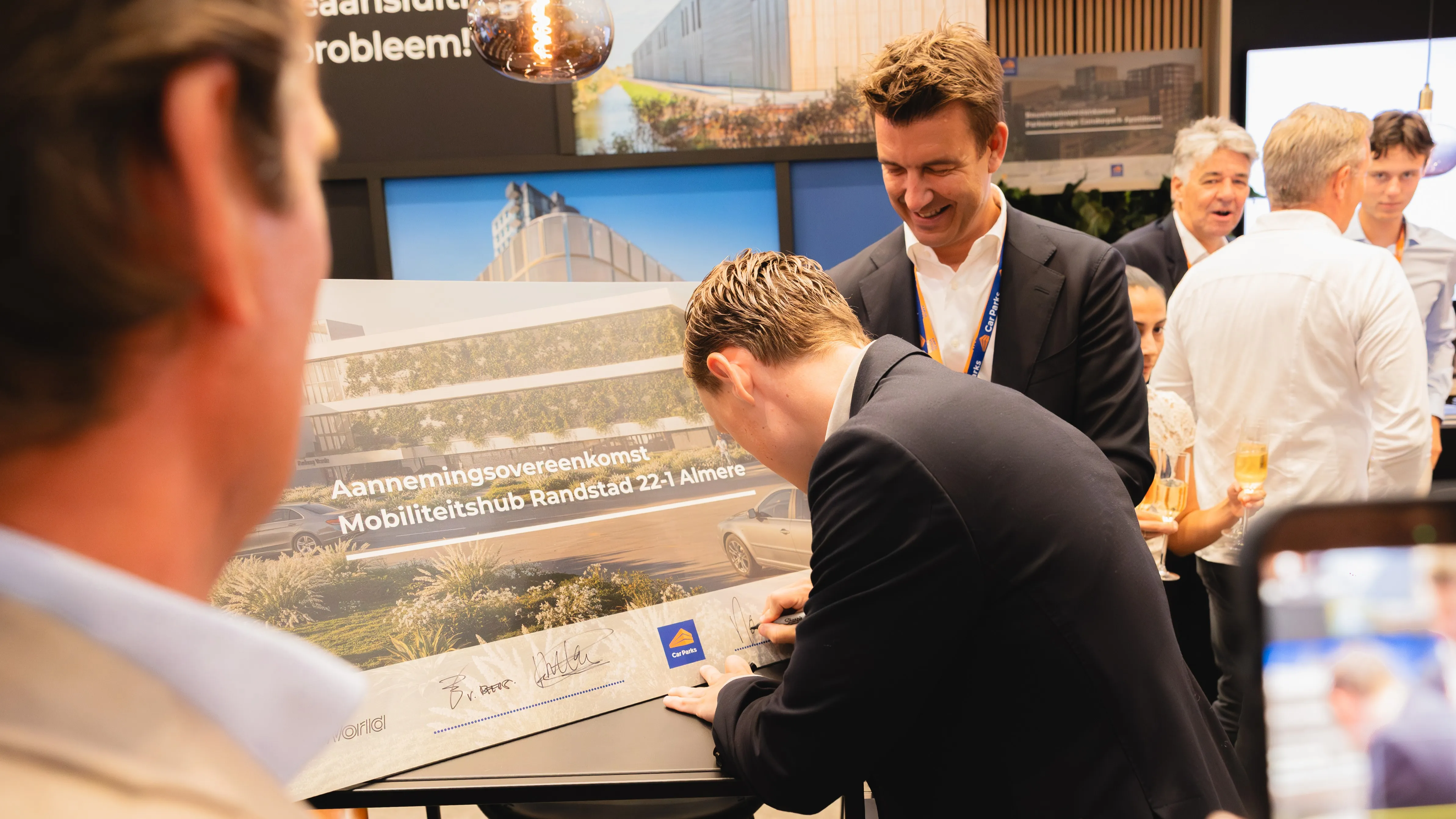 Aannemingsovereenkomst voor Mobiliteitshub Randstad 22-1 in Almere