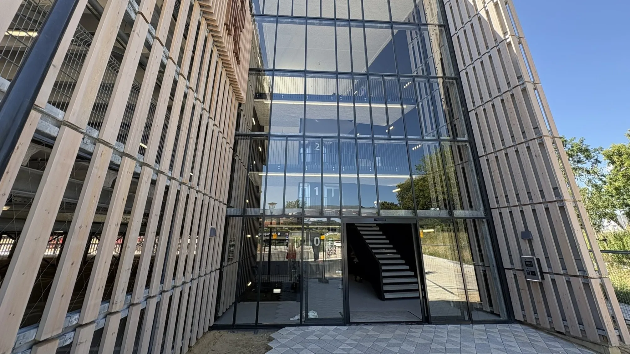 Succesvolle oplevering van duurzame P+R parkeergarage Station Ede-Wageningen