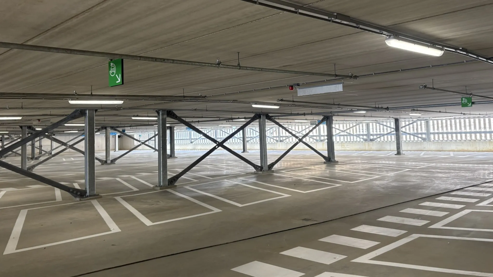 Succesvolle oplevering van duurzame P+R parkeergarage Station Ede-Wageningen
