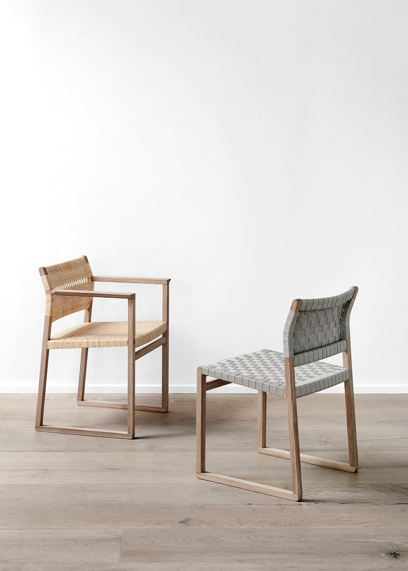 BM61 and BM62 chairs by Fredericia against white wall
