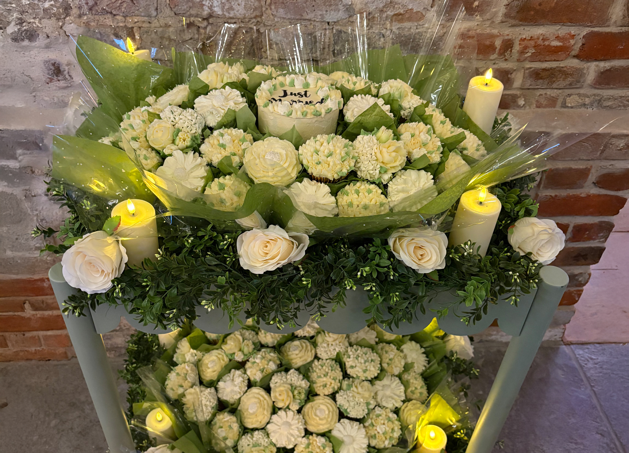 Wedding Cupcake Trolley
