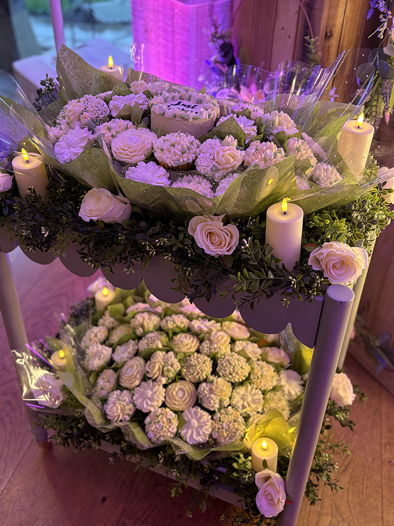 Overall view of Wedding Cupcake Trolley