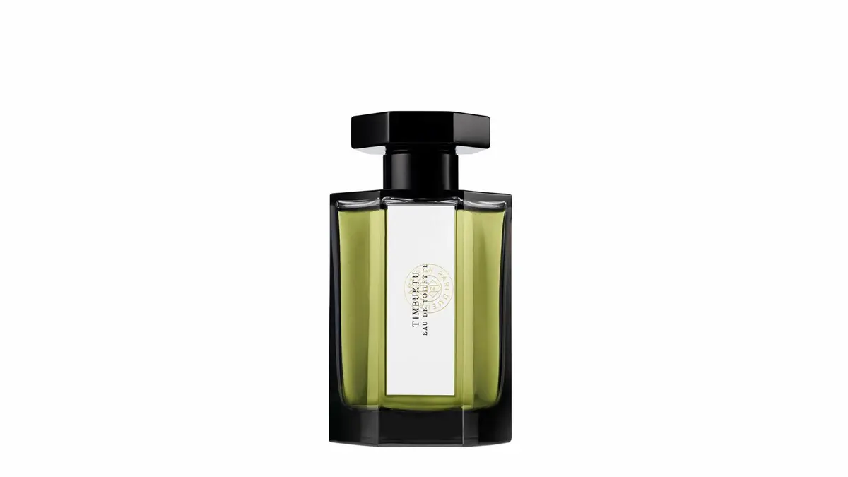 Bottiglia raffinata della fragranza L'Artisan Parfumeur Timbuktu Eau de Toilette, con etichetta bianca, un classico del design minimalista nel lusso