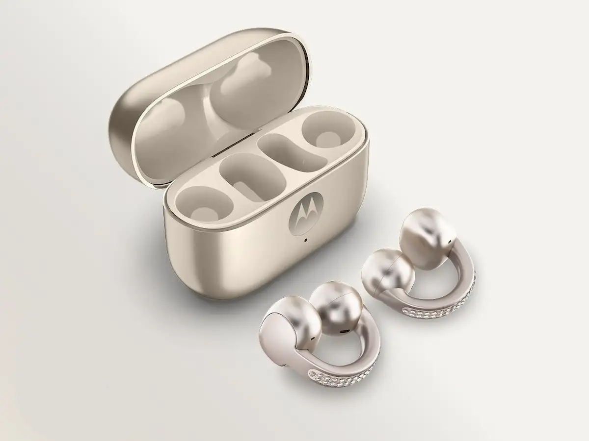 Auricolari open‑ear Motorola Moto Buds Loop color champagne con cristalli Swarovski e custodia