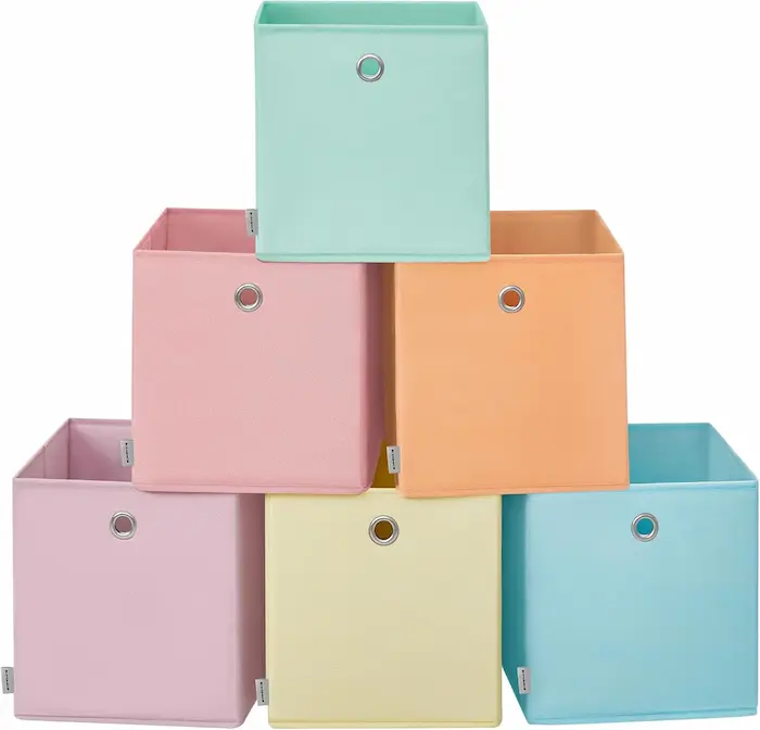 Set di 6 scatole colorate Songmics in tessuto pieghevole, ideali per organizzare casa e aggiungere un tocco decorativo.