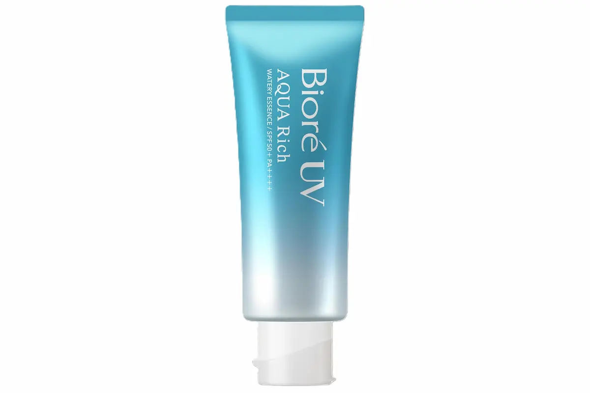Protezione solare Biore UV Aqua Rich SPF 50+ con texture leggera e idratante, ideale per uso quotidiano