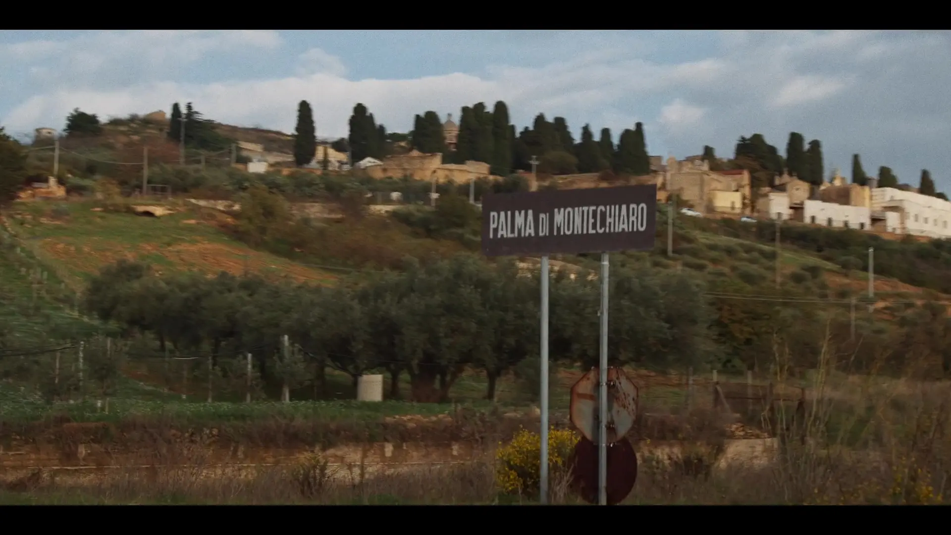 Cartello di Palma di Montechiaro nell'Agrigentino nella miniserie su Livatino