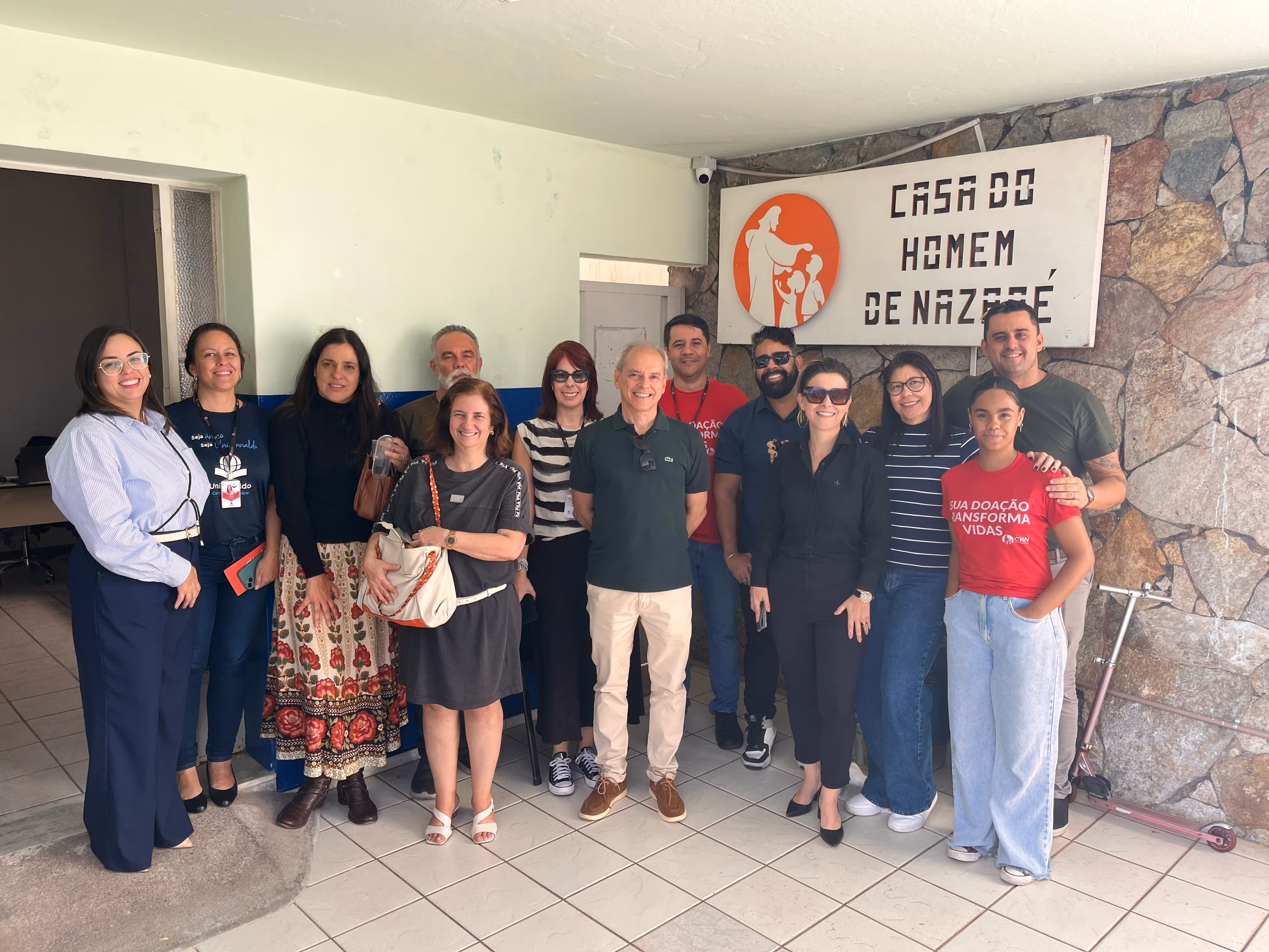 Na tarde desta quarta-feira (30), os coordenadores dos cursos do Centro Universitário Arnaldo Janssen – UniArnaldo – realizaram uma visita técnica à Casa do Homem de Nazaré (CHN), com o objetivo de planejar e fomentar ações de assistência social voltadas à proteção, amparo, educação e instrução de crianças, adolescentes e suas famílias em situação de vulnerabilidade social.