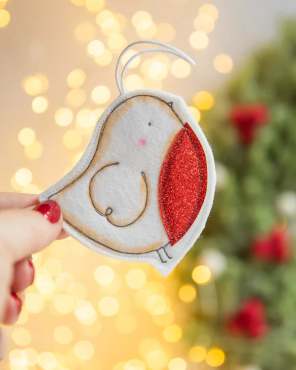 new painted robin decorations