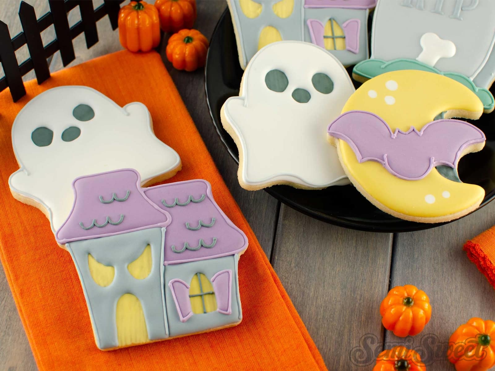 How to Make Simple Haunted House Cookies