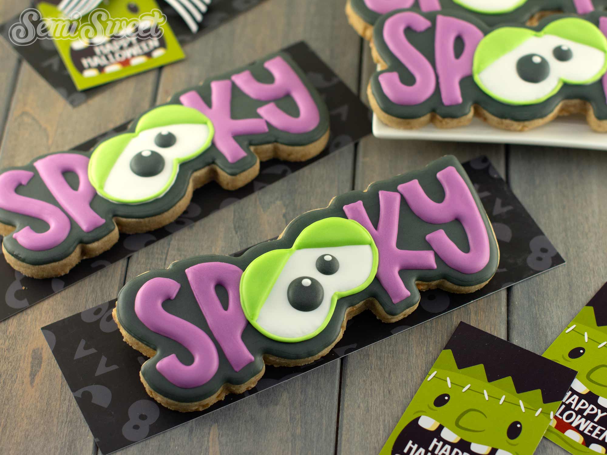 Halloween Cookie Decorating Tutorial: Spooky Word Cookie with Free Projector Template