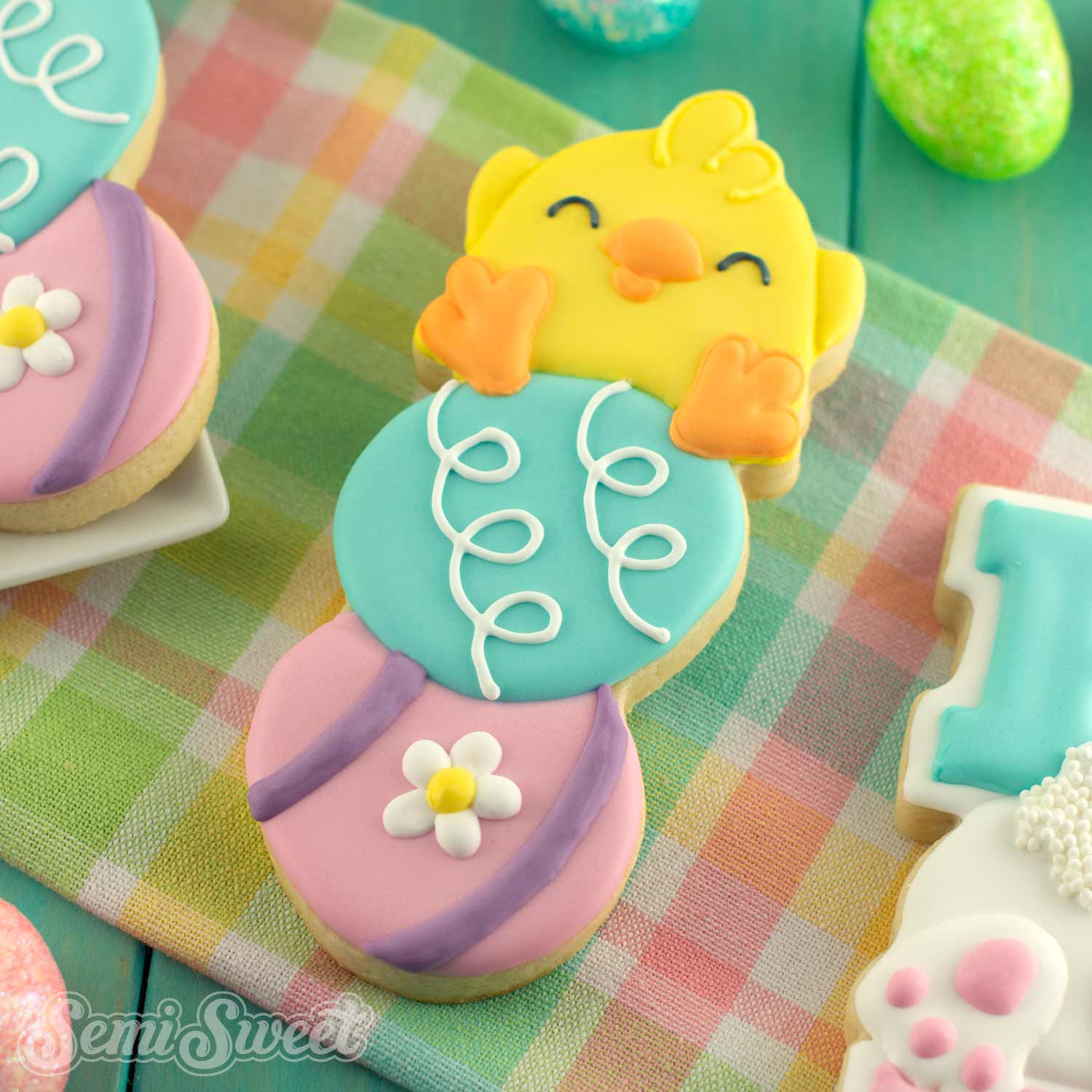 Decorate a Cute Easter Chick on Eggs Cookie