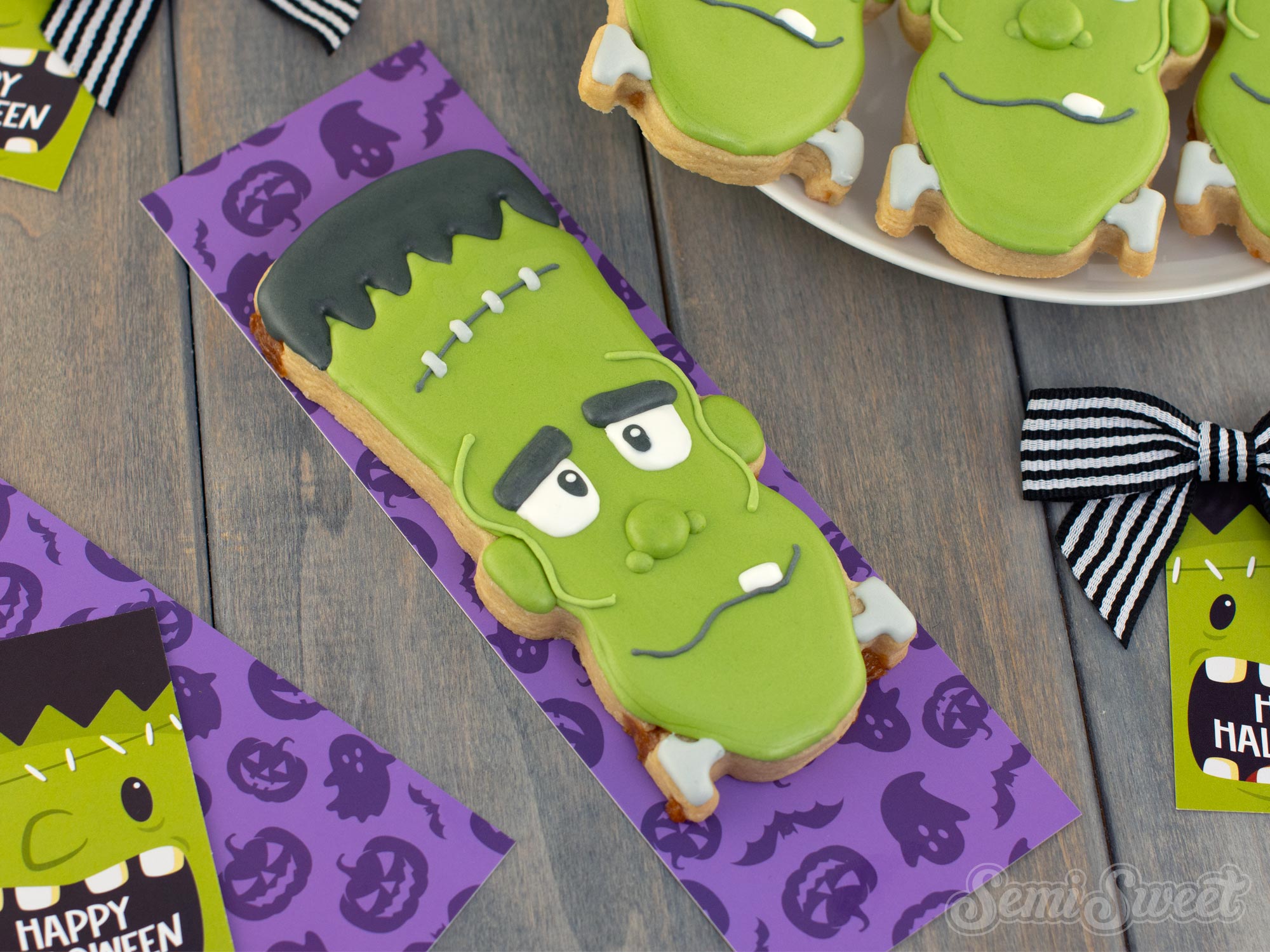 How to Decorate a Skinny Frankenstein Cookie for Halloween