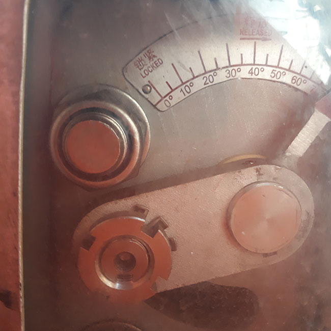 Lifeboat release mechanism in unlocked position