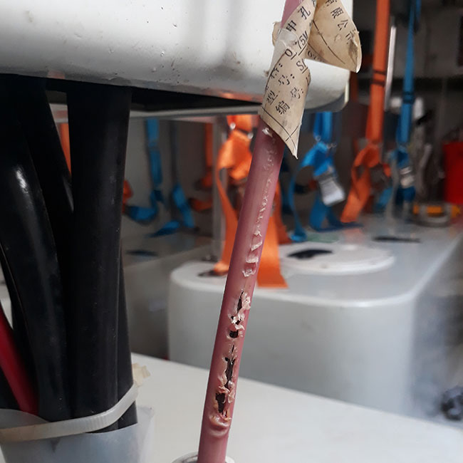 Push pull cable rubber sheath damage