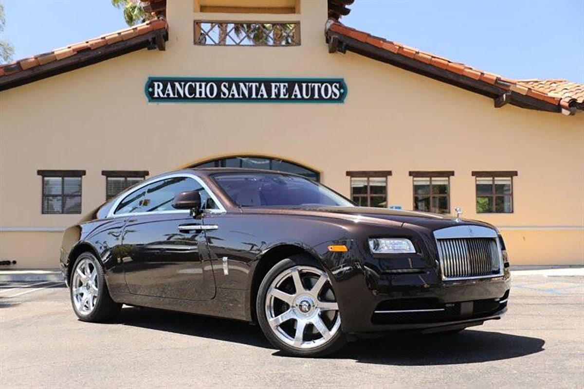Black Rolls-Royce Wraith listed for sale on Craigslist at a dealership