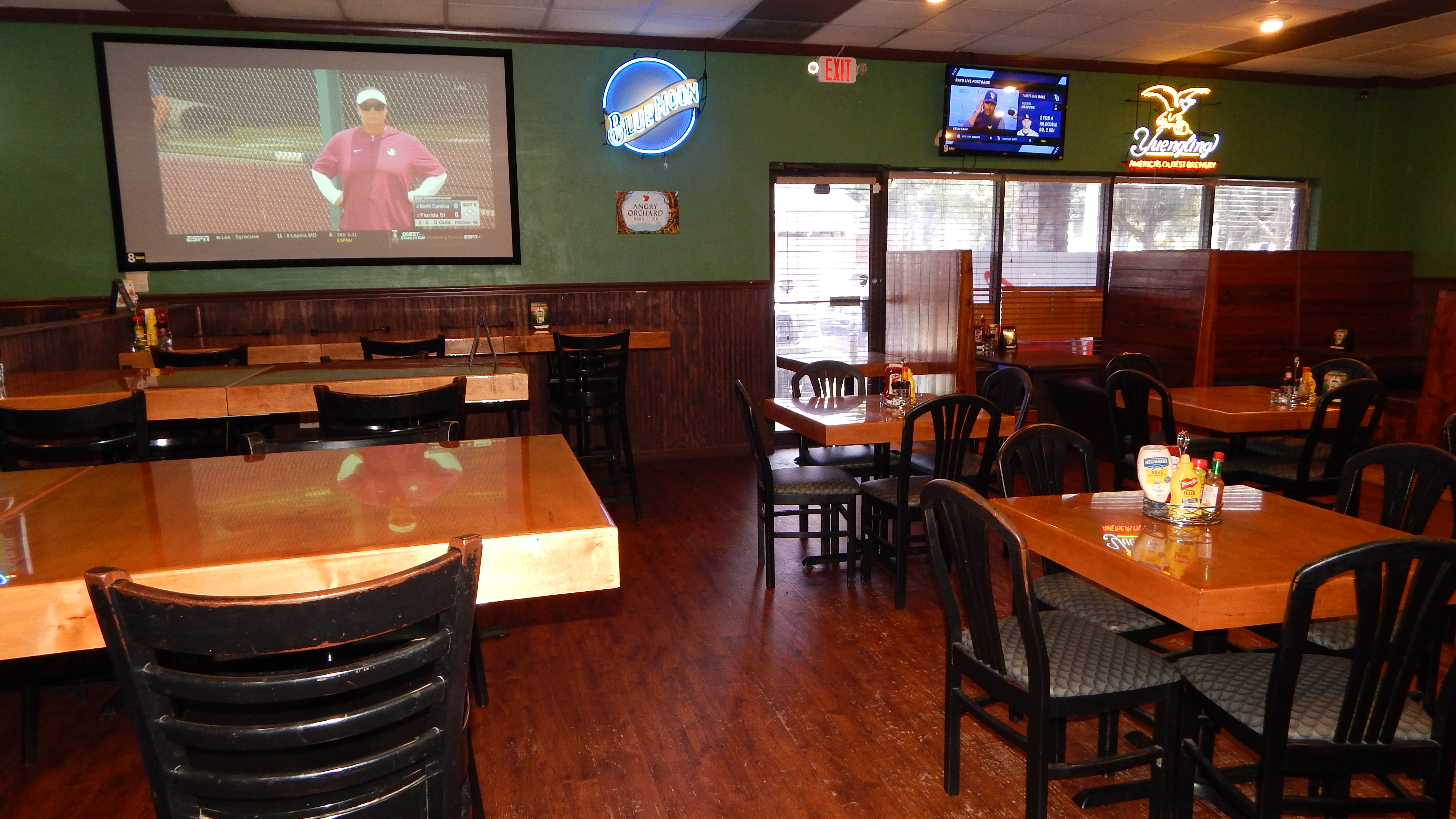 Mother's Pub & Grill North photo