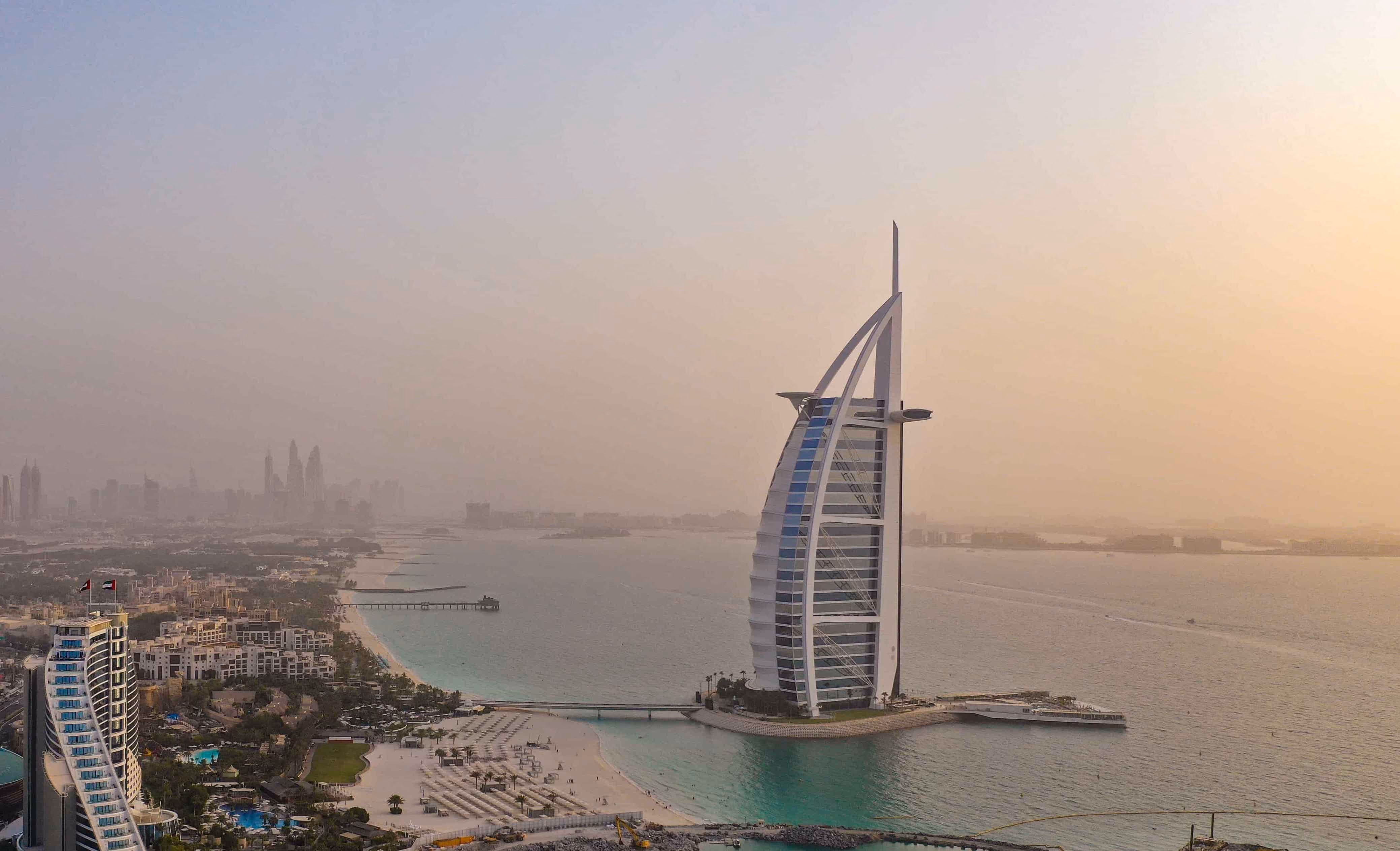 Jumeirah Burj Al Arab + 4th night free + our benefits