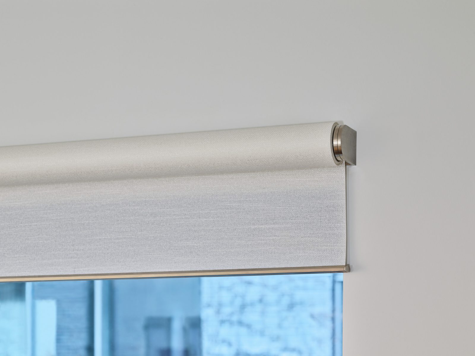 Lutron shade mounting bracket detail