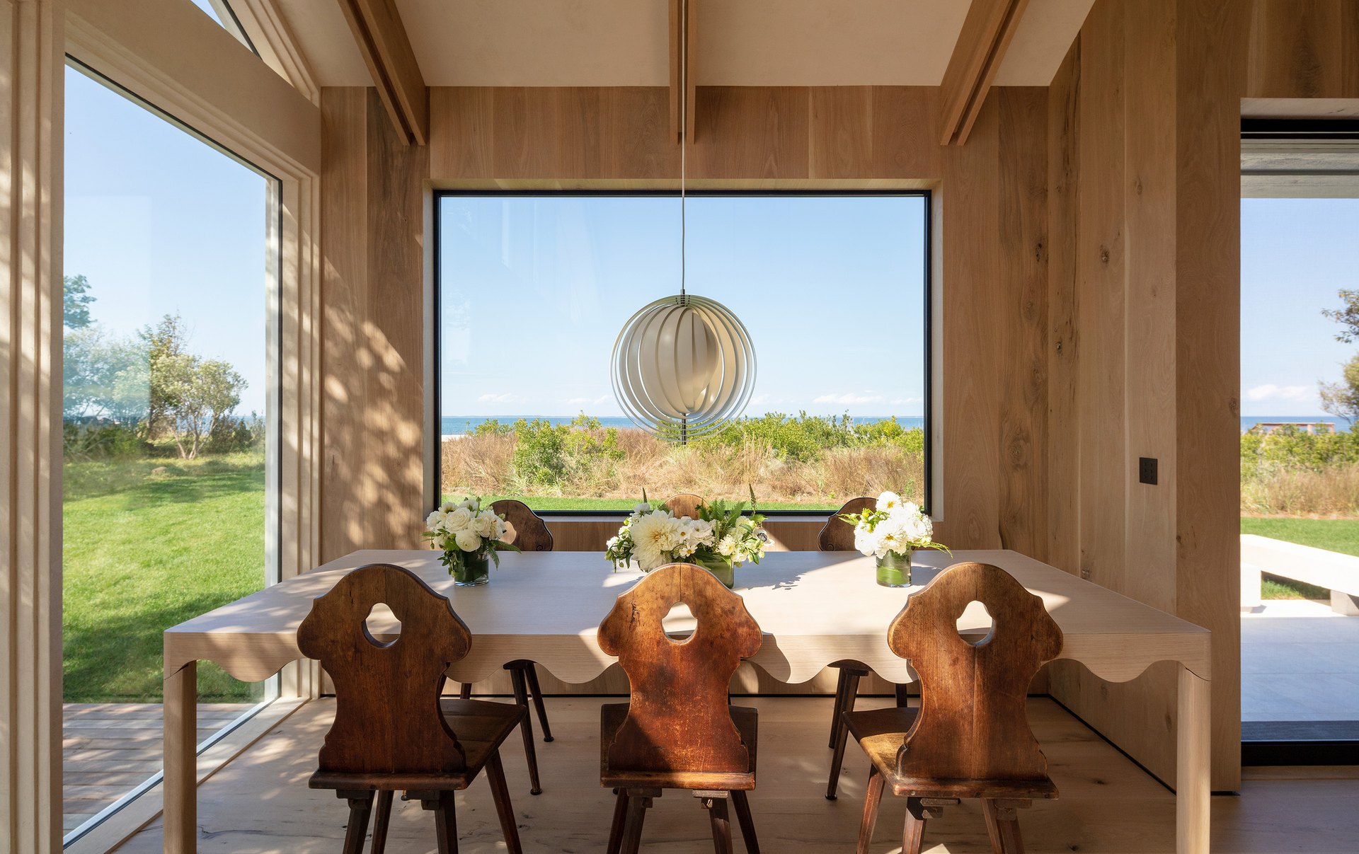 Dining room with Rania lamps