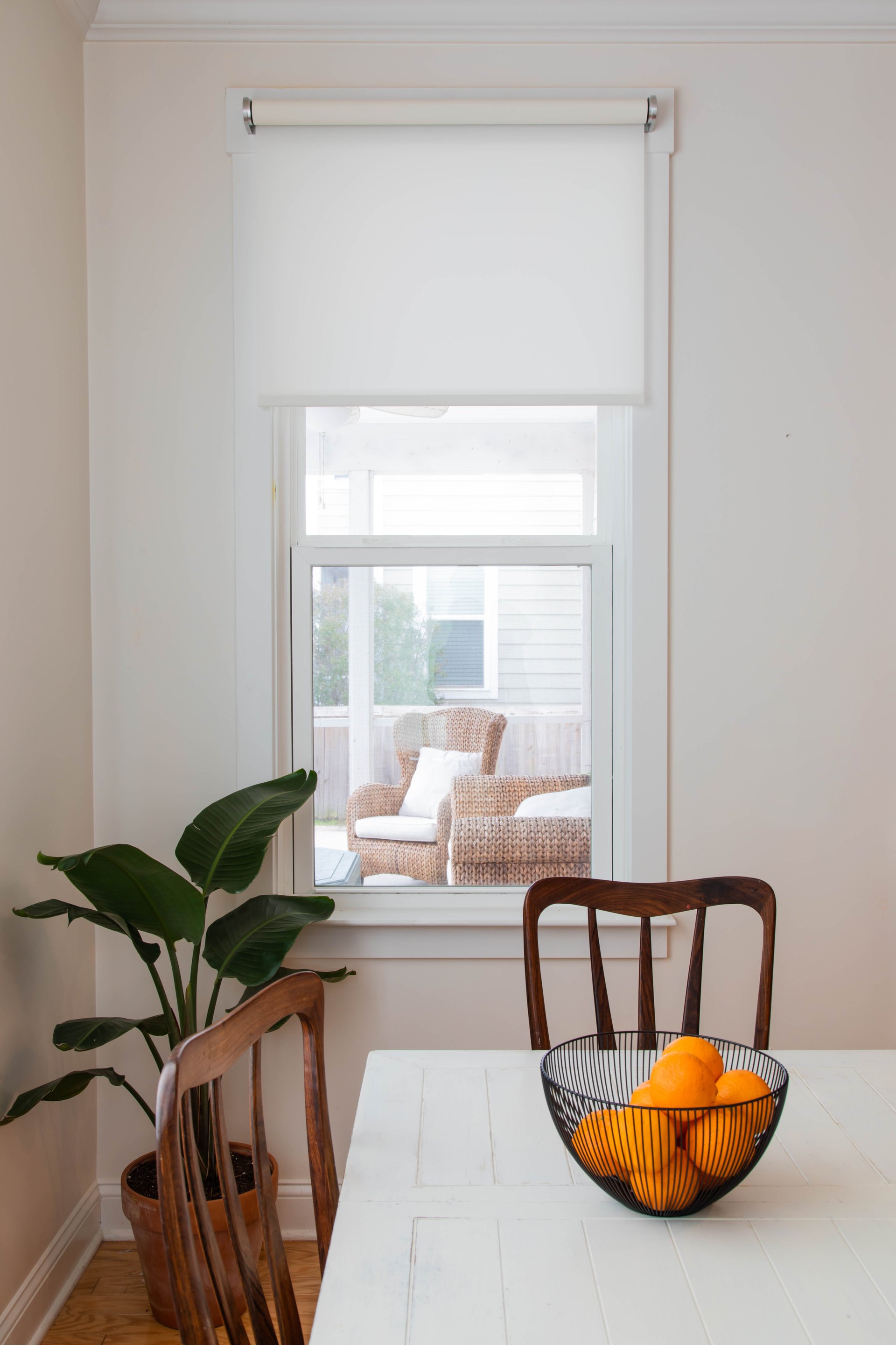 Motorized shade window detail for recessed pocket and glazing coordination