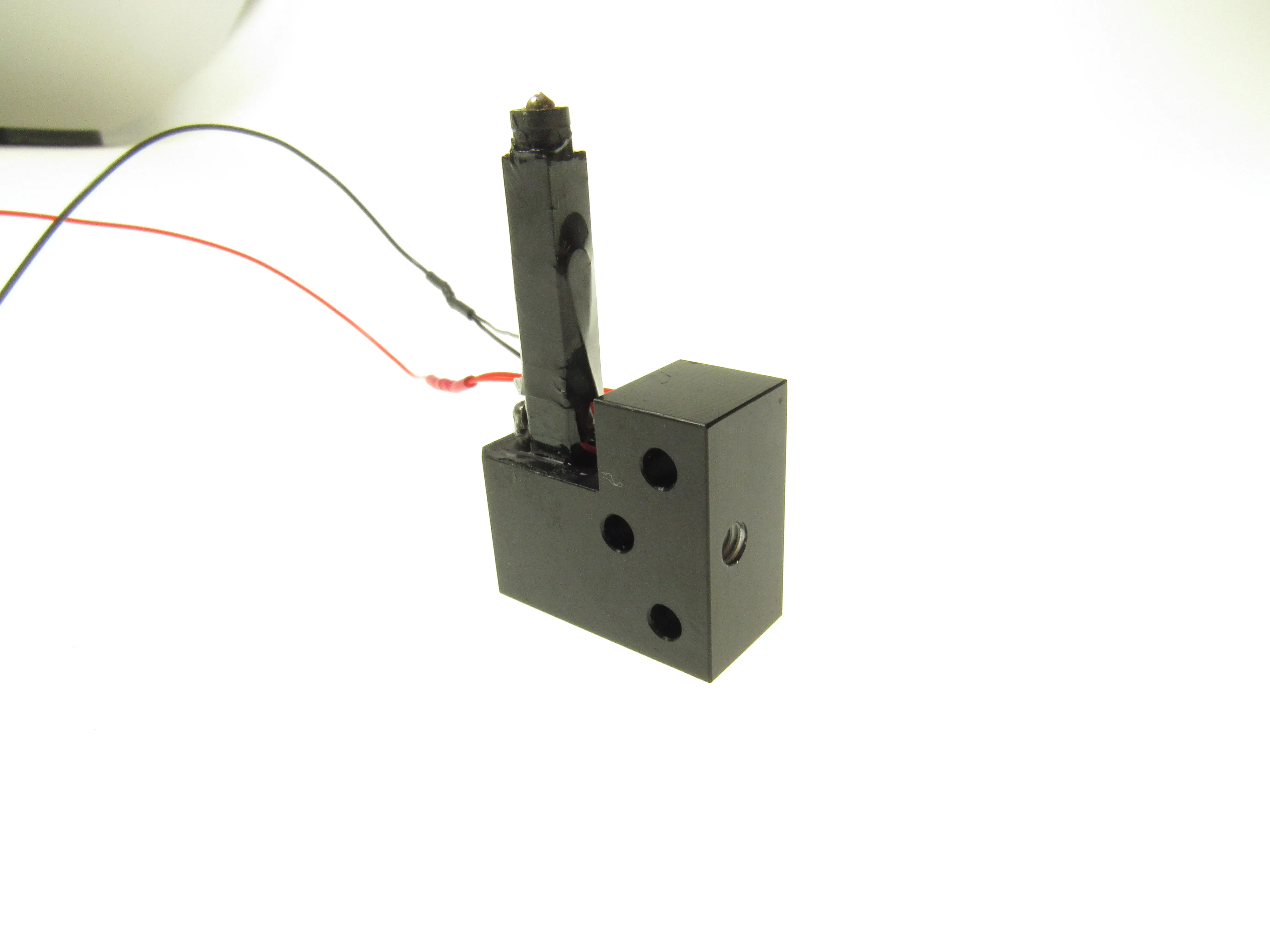 Piezo actuator before being repaired