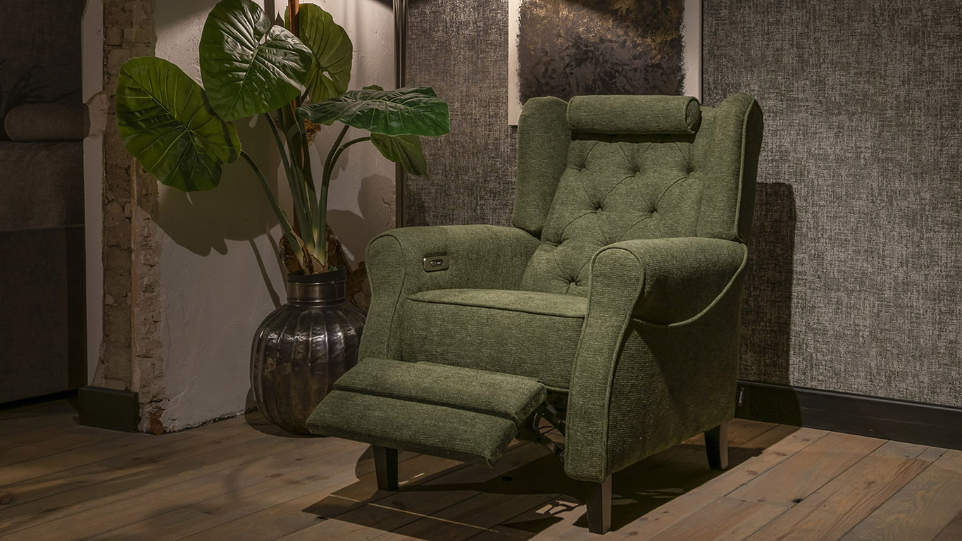 Moderne Livorno met capiton rug en stalen interieurvering.