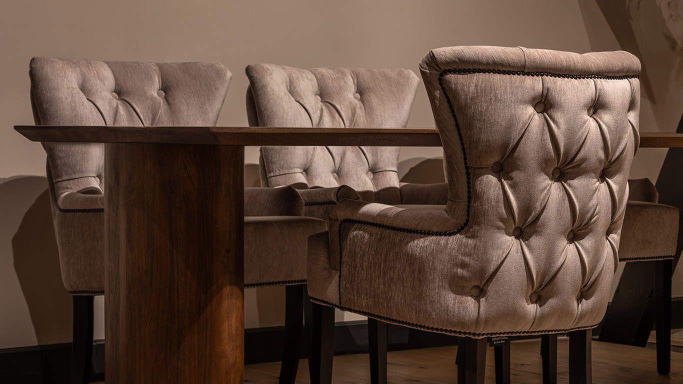 Chique Amy stoel in luxe meubelstof