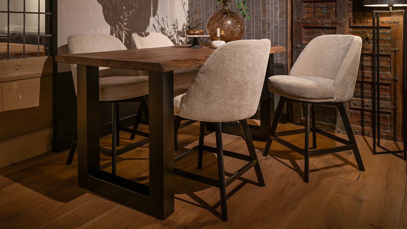 Evan barstoel met houten onderstel